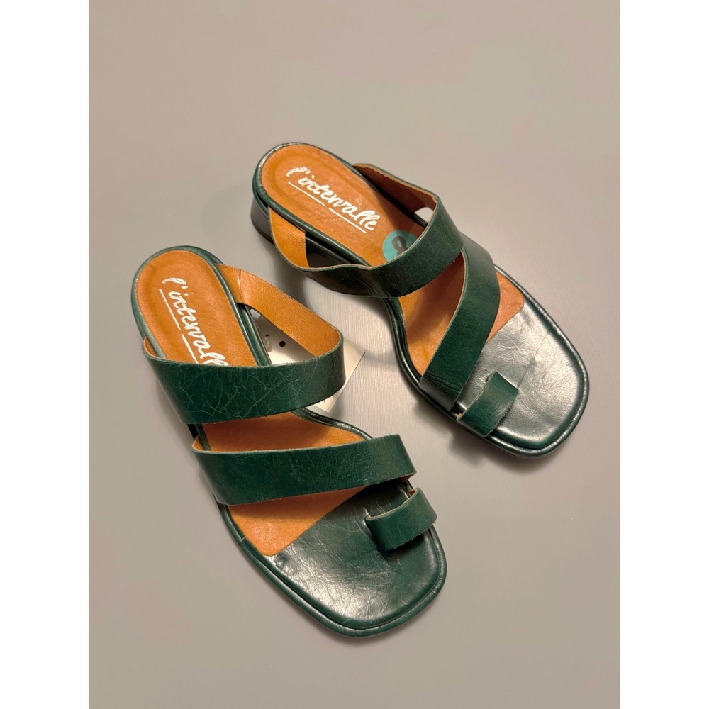 L’intervalle Leather Low Heeled Sandals